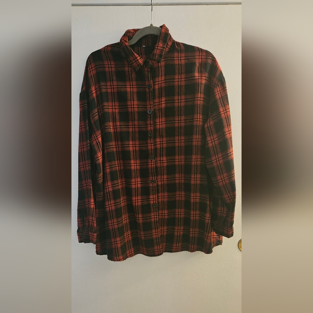 Womens Oversized Classic Red and Black Plaid Button-Down Shirt